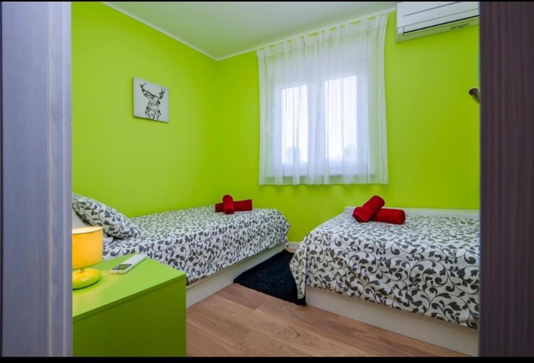 Your Panoss Ровинь Номер фото